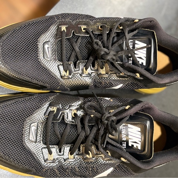 Nike Men's Black and Gold New Orleans Saints team-issued Lunar TR1 shoes - Picture 6 of 6